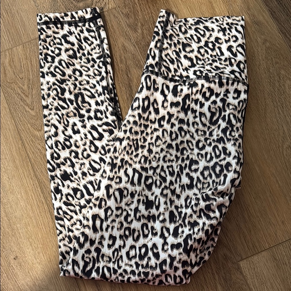 DYI Chic Leopard Print Leggings